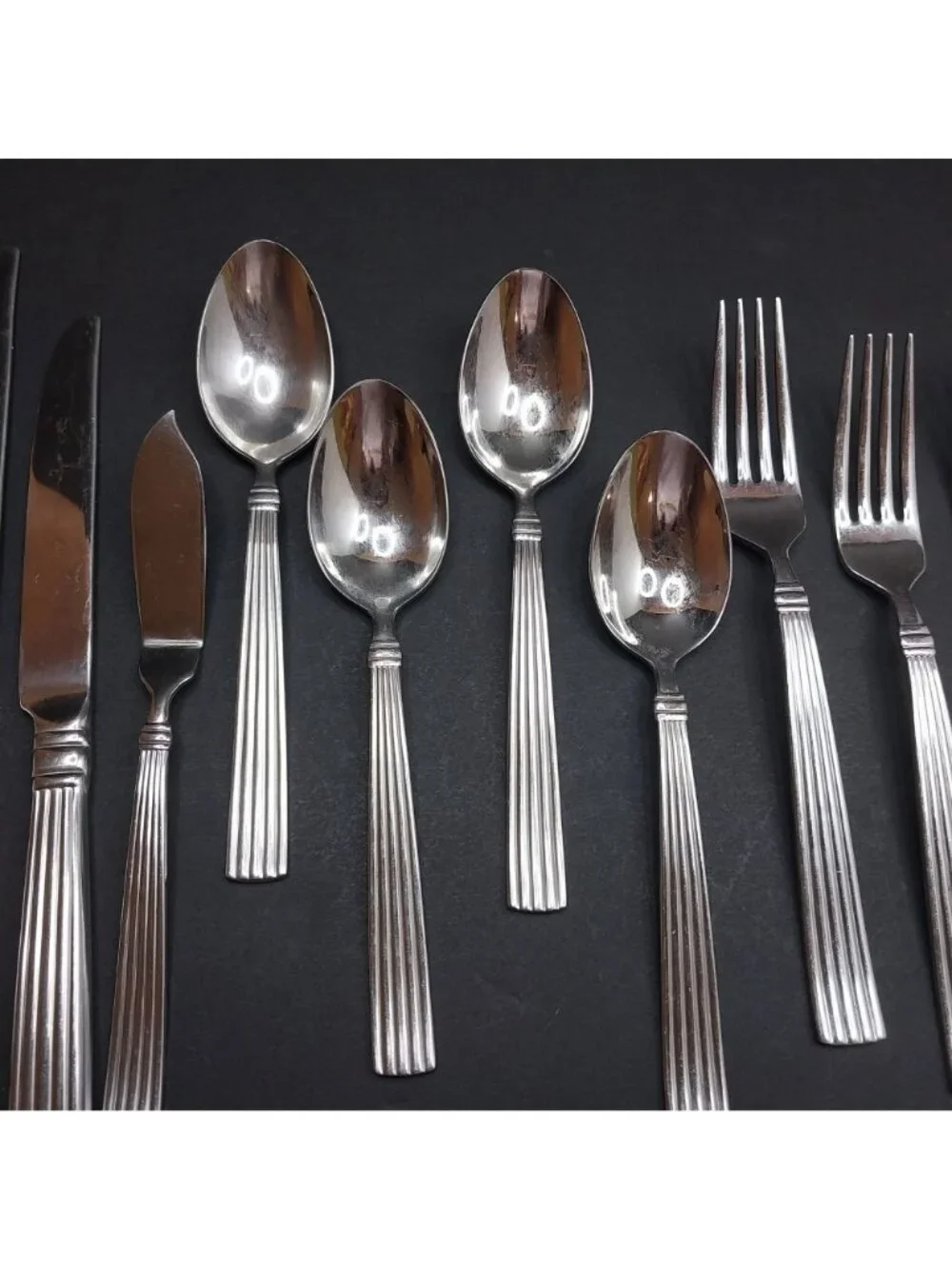 Crescendo II Reed & Barton 18/10 Stainless Flatware 18 Piece Set Spoons Forks